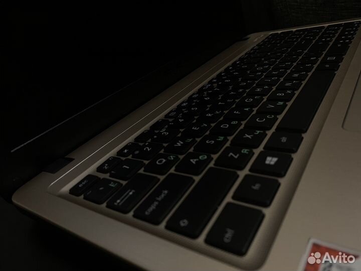 Ноутбук asus