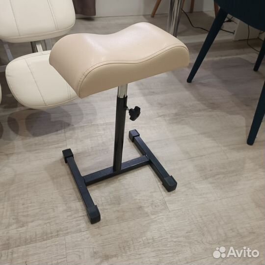 Подставка для педикюра,регулируется