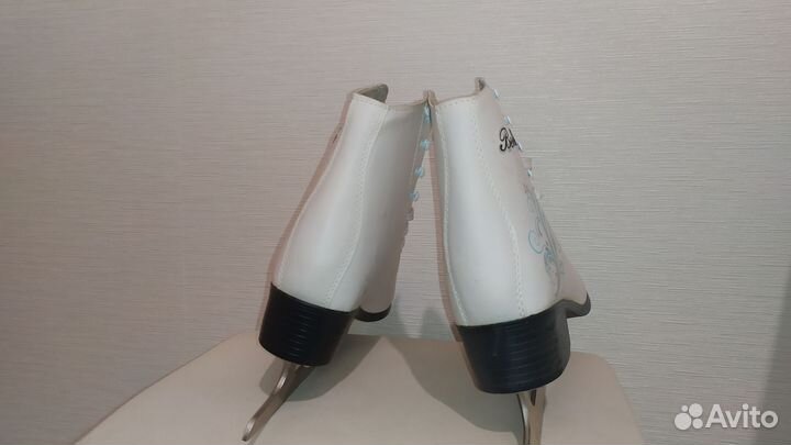 Коньки фигурные женские 41 размер