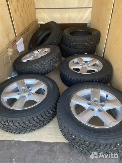 Kumho I'Zen Wis KW19 215/65 R16