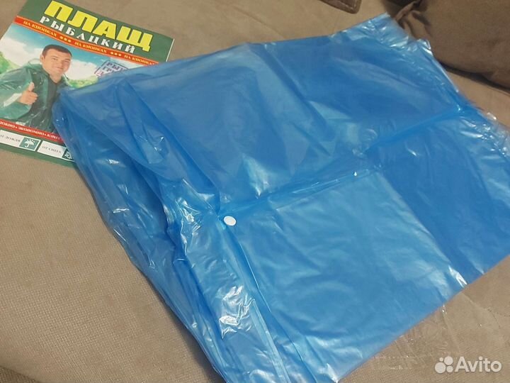 Плащ на кнопках