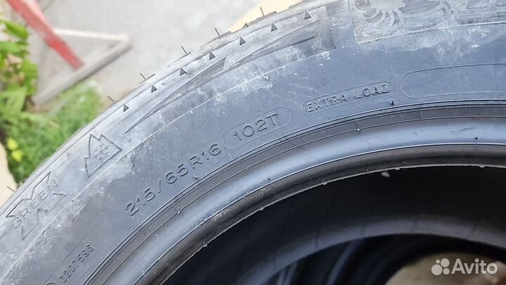 Michelin X-Ice North 2 215/65 R16 102T