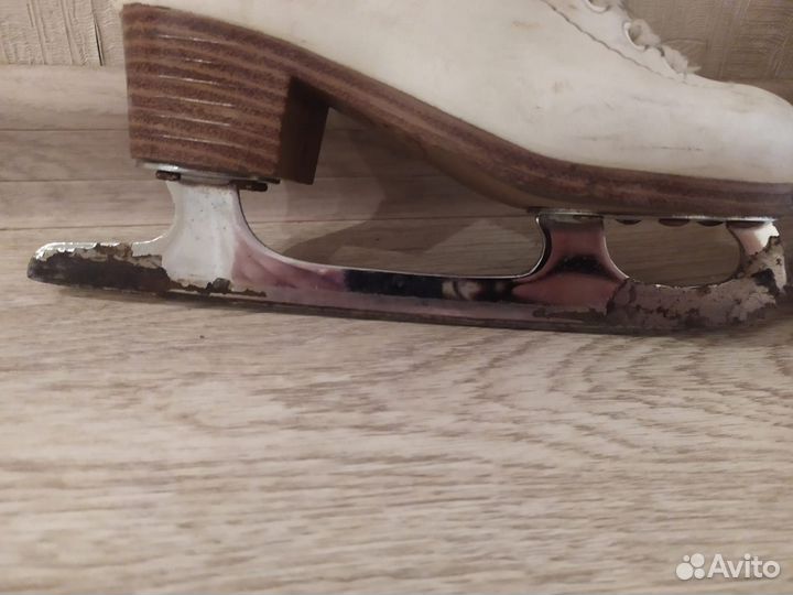 Коньки фигурные 30 размер