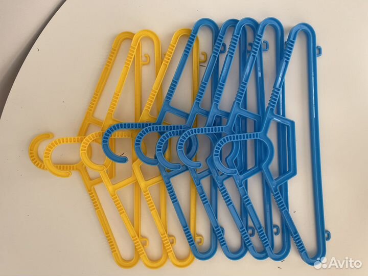 Плечики пластмассовые