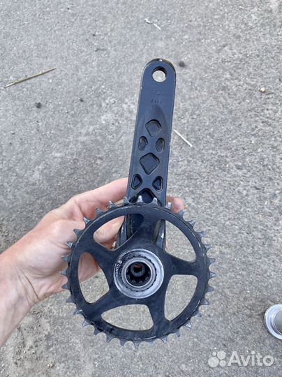 Система шатунов RaceFace и цепь от кражи мото-вело