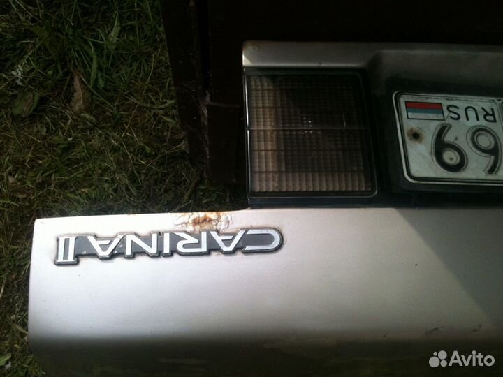 Тойота Карина 2 1990г. Крышка багажника с фонарями