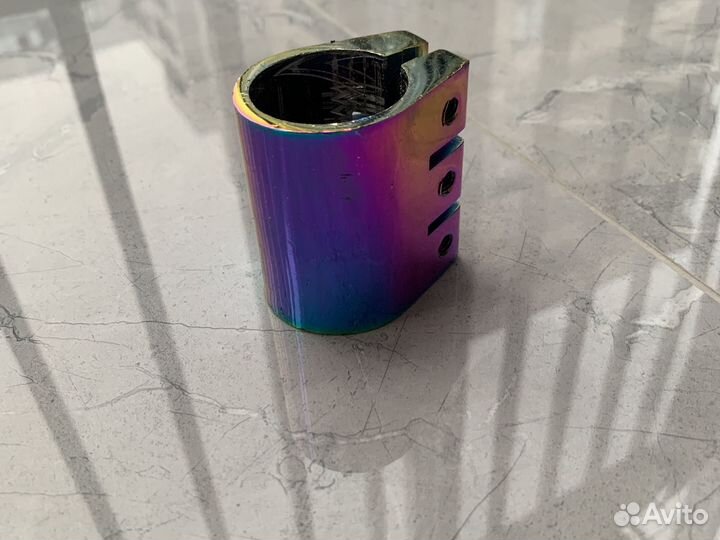 Зажим для трюкового самоката