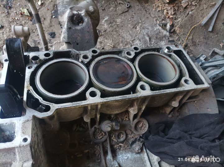 Блок двигателя мерседес 220. 112944. 3.2
