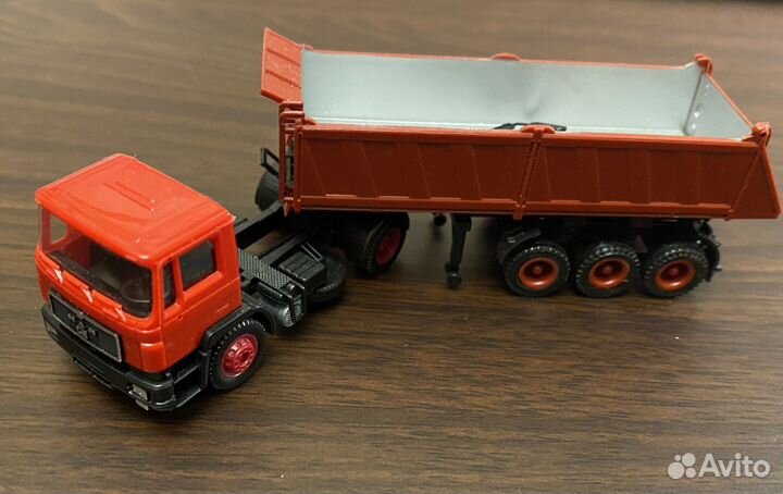 1:87 MAN с полуприцепом Herpa