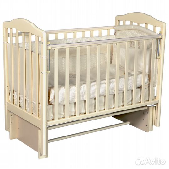 Кроватка Helen 2 укомплектована универсальным маят