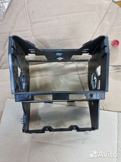 Рамка магнитолы VW Golf V
