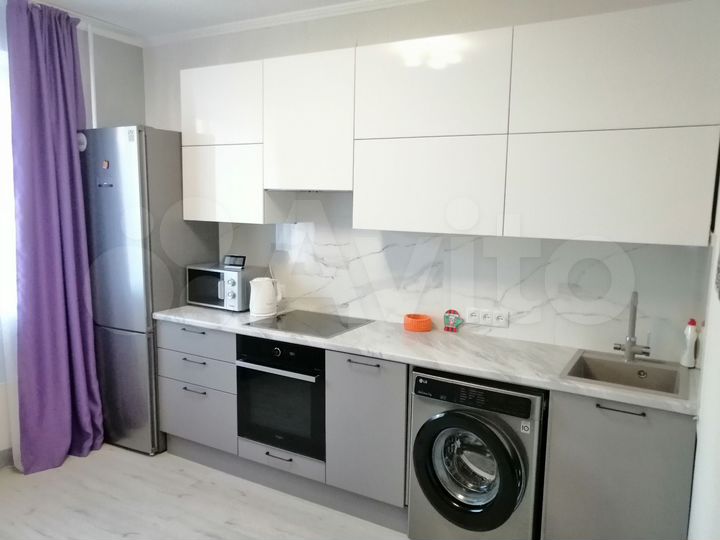 2-к. квартира, 57 м², 6/17 эт.