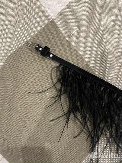 Ремень с перьями