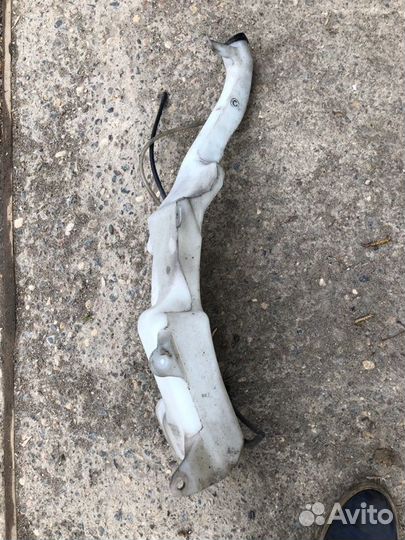 Бачок омывателя Toyota Rav4 20 2000-2005