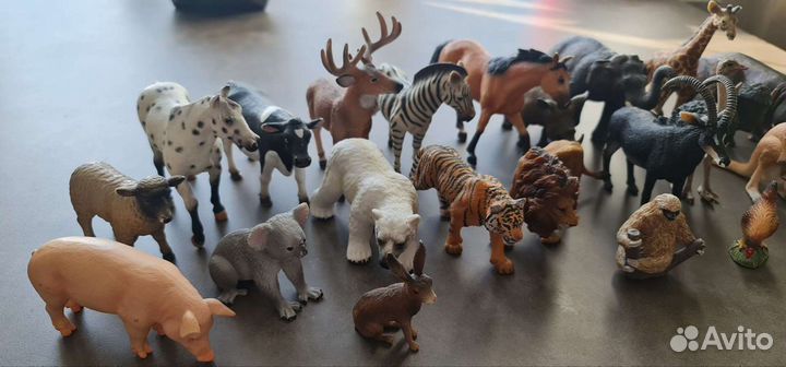 Фигурки Mojo и Schleich