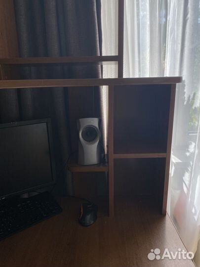 Компьютерный стол бу с полкой