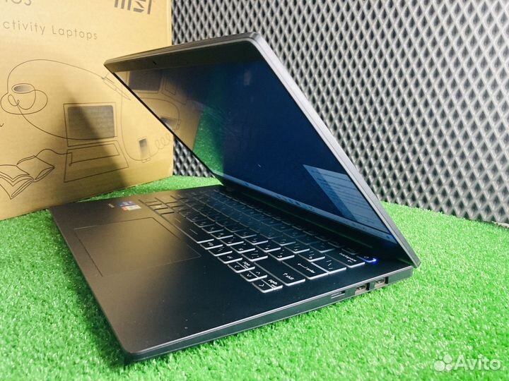 Ноутбук MSI i5-12th Iris Xe