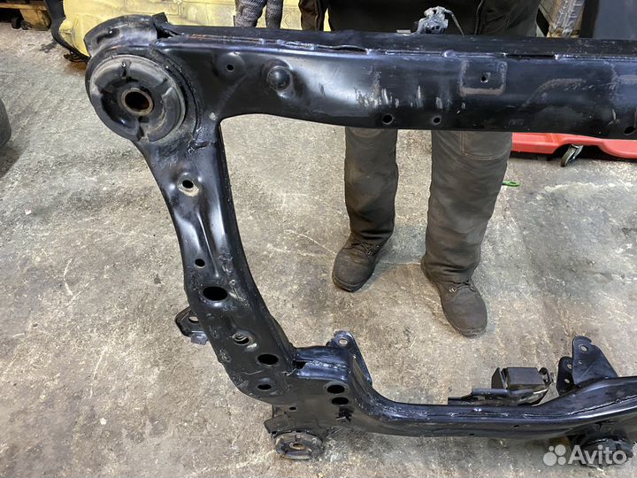 Подрамник Lexus rx 350