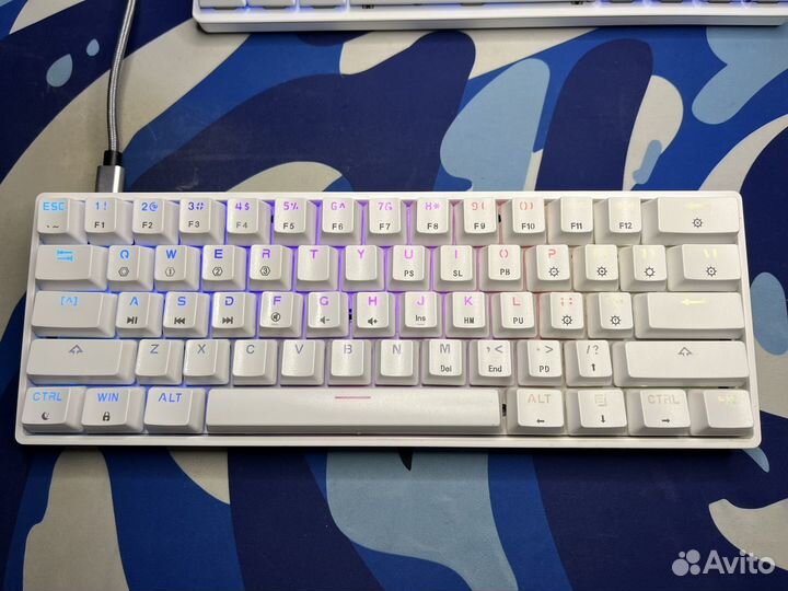 Механическая клавиатура GK 61 yellow switches