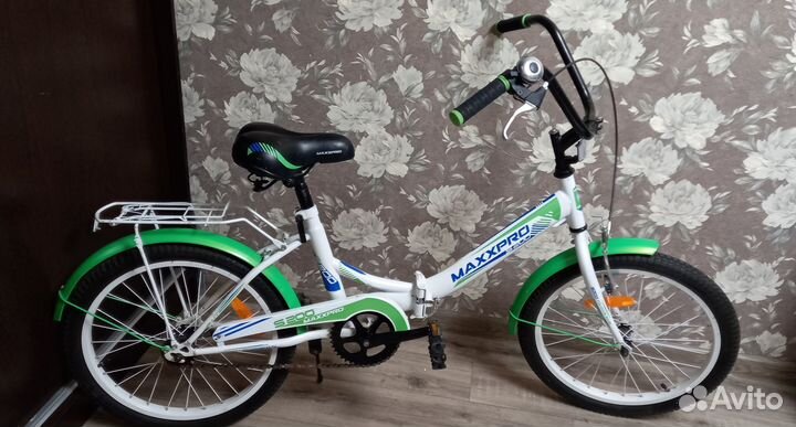 Продаю детский велосипед MaxxPro S200