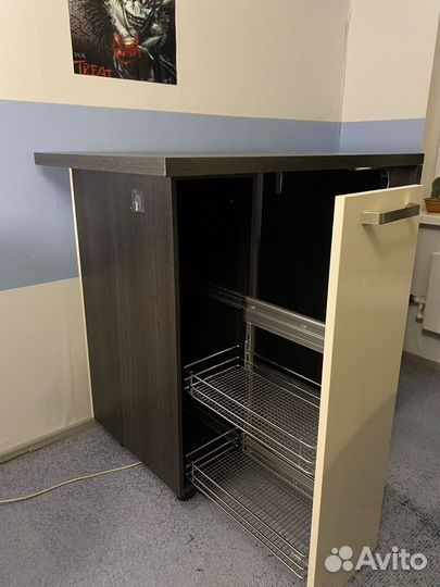 Барный стол и барный стул