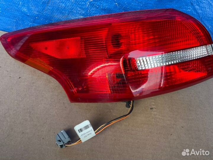 Фонарь задний левый Ford Focus MK3 / C346 2.0L I-4