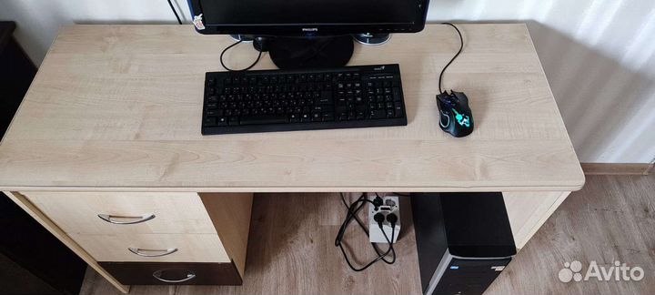 Кровать с нижним выдвижным ящиком