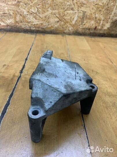 Кронштейн двигателя Opel Corsa C Z12XE 2001