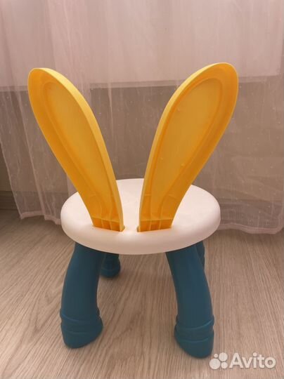 Детский пластиковый стульчик