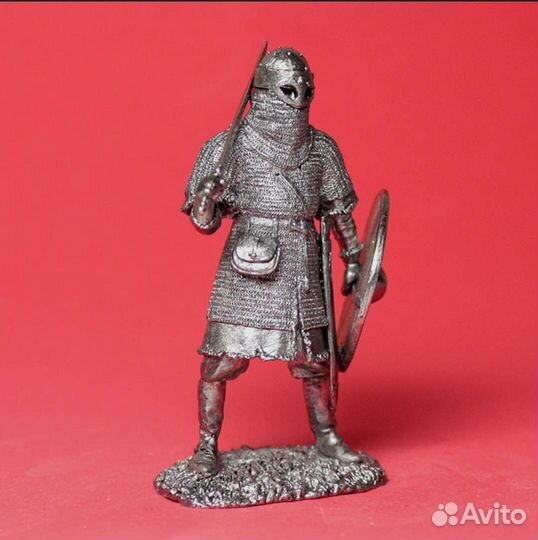 Оловянный солдатик викинг в доспехах 54мм