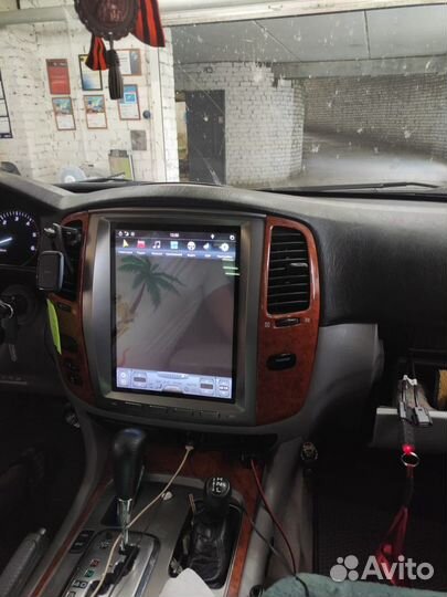 Головное устройство в стиле Tesla для Toyota LC100