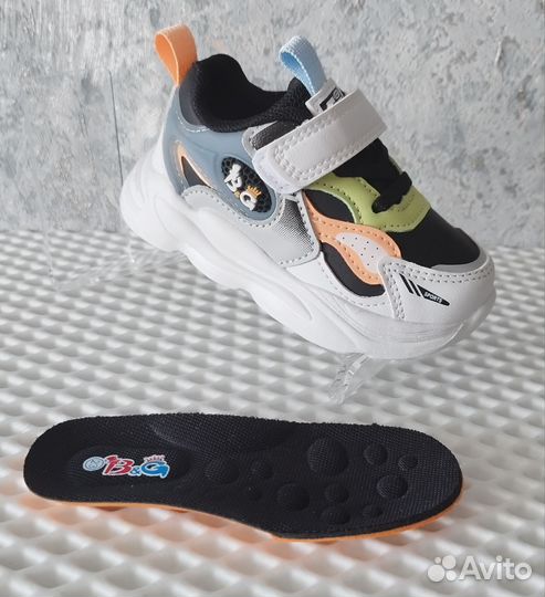 Кроссовки для мальчика новые