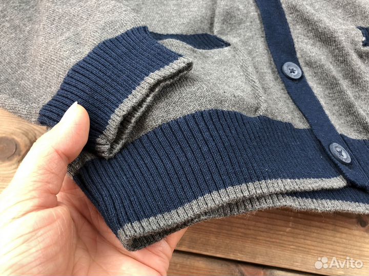 Кардиган на пуговицах для мальчика 140