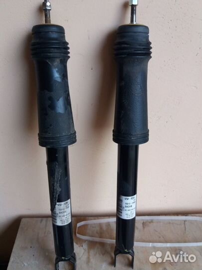 Задние стойки амортизаторы