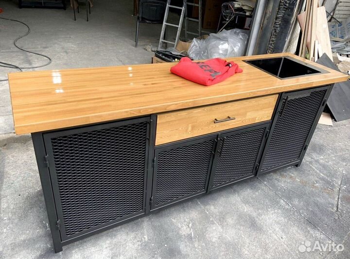 Кухня из дерева в стиле лофт