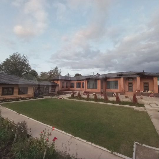 Коттедж 312 м² на участке 42,5 сот.