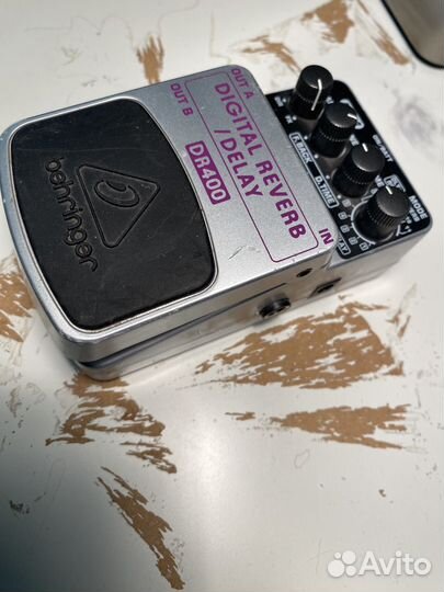 Гитарная педаль Behringer DR400 Reverb / Delay