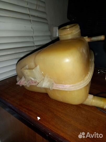 Расширительный бачок Опель zafira.а