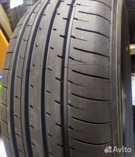 Yokohama BluEarth-XT AE61 225/60 R18
