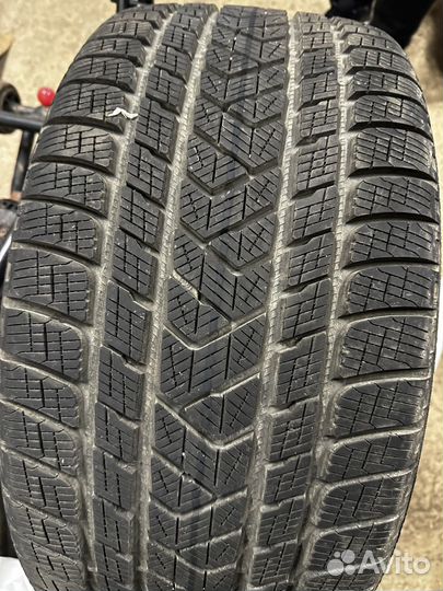 Pirelli Scorpion Winter 295/35 R21 107