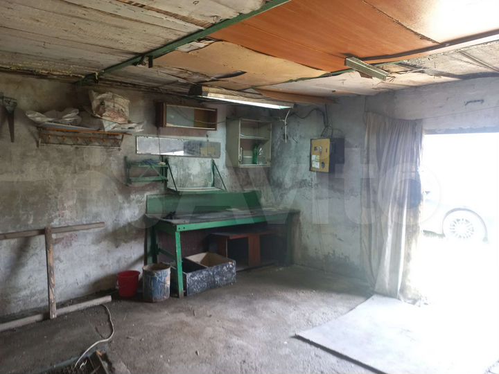Гараж, > 30 м²
