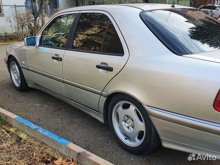 Двигатель w202 1.8