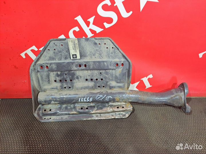 Кронштейн заднего крыла правый