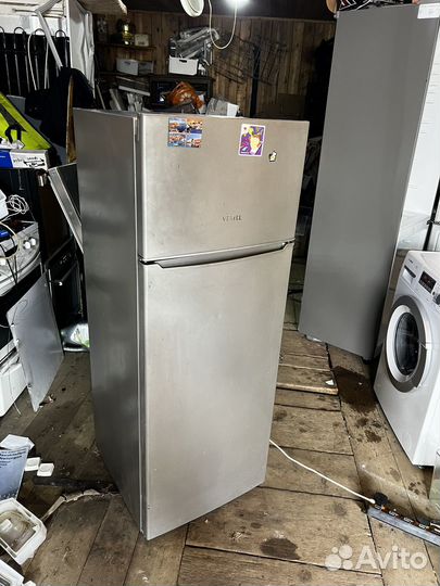 Холодильник Vestel