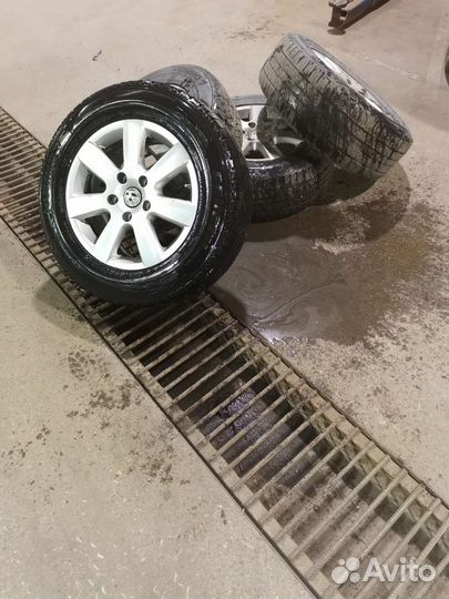 R17 Kumho Crugen HP91 235/65, PCD 5x130 DIA 71.5