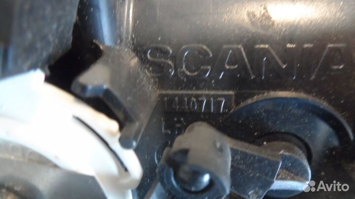 Дефлектор воздушный (вентиляционное отверстие) б/у