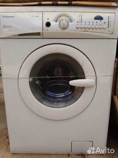 Машина стиральная на запчасти электролюкс
