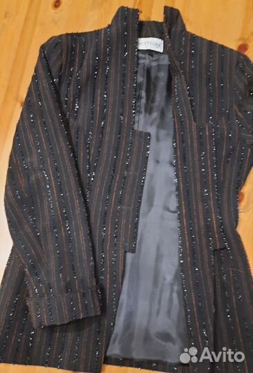 Костюм женский праздничный