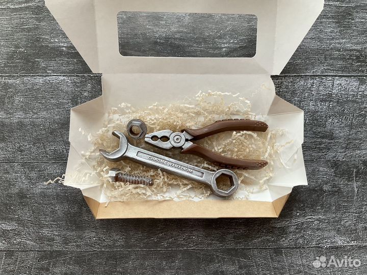 Шоколадные инструменты. 23 февраля