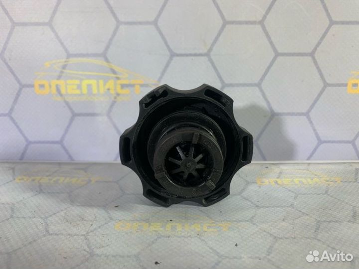 Крышка расширительного бачка Opel Astra J OPC